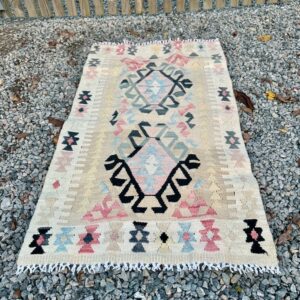 Lilya White Kelimteppe